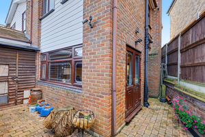 Photo 30- click for photo gallery